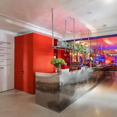 Bryk - Maestro Hotel