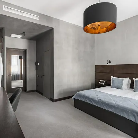 Bryk - Maestro Hotel