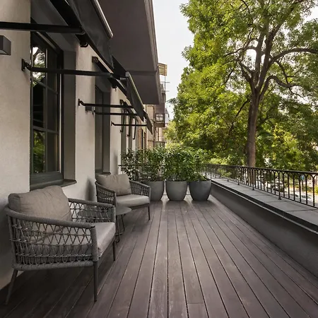 Bryk - Maestro Hotel